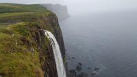  am Mealt Falls mit Kilt Rock 20170825_103402