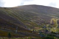 113 Cairngorm Mountain Railway Basis Station, mit Cairn Gorm 1245 m