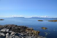 208 Mallaig, Blick zu den Hebrideninseln Eigg und Rum