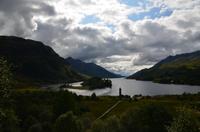 212 Glenfinnian Monument mit Loch Shiel