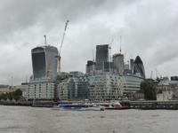 Skyline Walkie Talkie, Käsereibe, Gurke