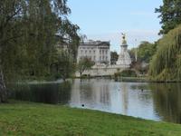 Buckingham Palast mit Viktoria Denkmal