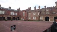 Am St. James Palace