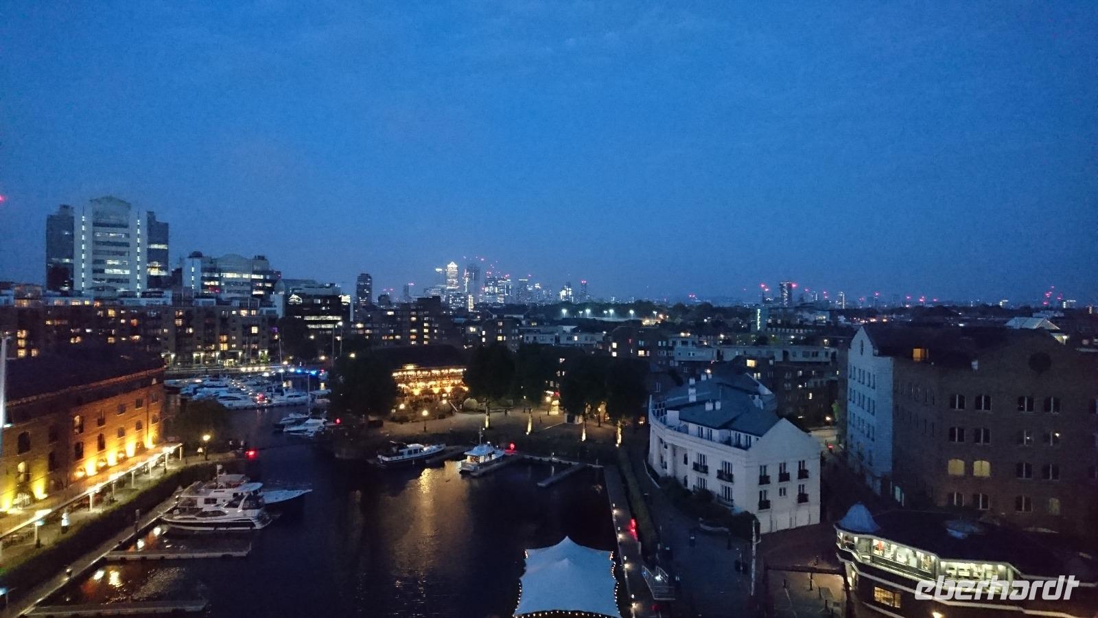 Abendliche Stimmung im St. Katherine Dock London