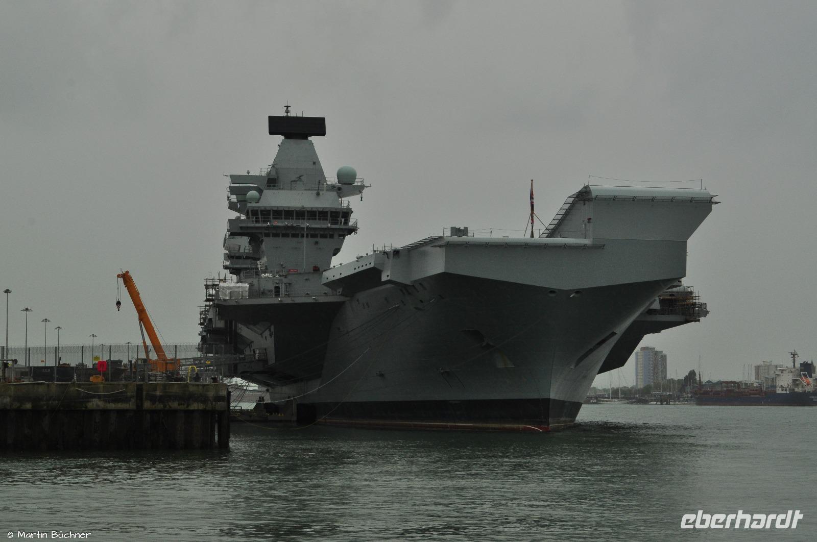 Südengland - Portsmouth - Historical Dockyards - Flugzeugträger HM Queen Elizabeth II.