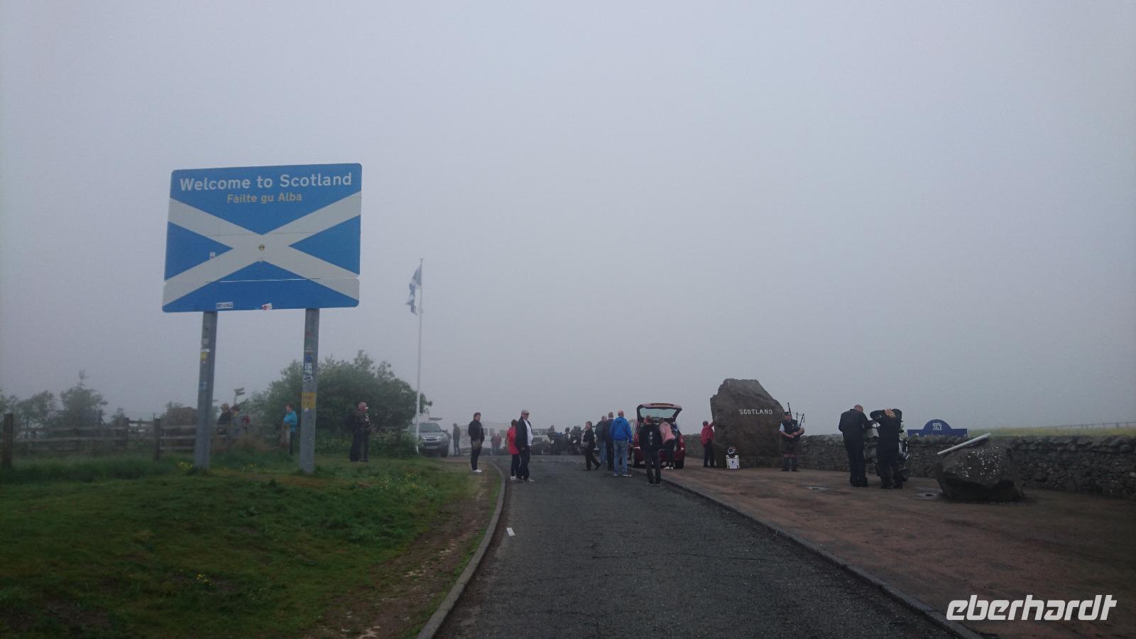 Düster wirkte das wetter noch bei unserer Einfahrt nach Schottland