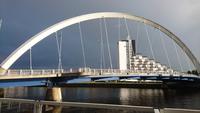 Vor unserem Hotel in Glasgow am River Clyde