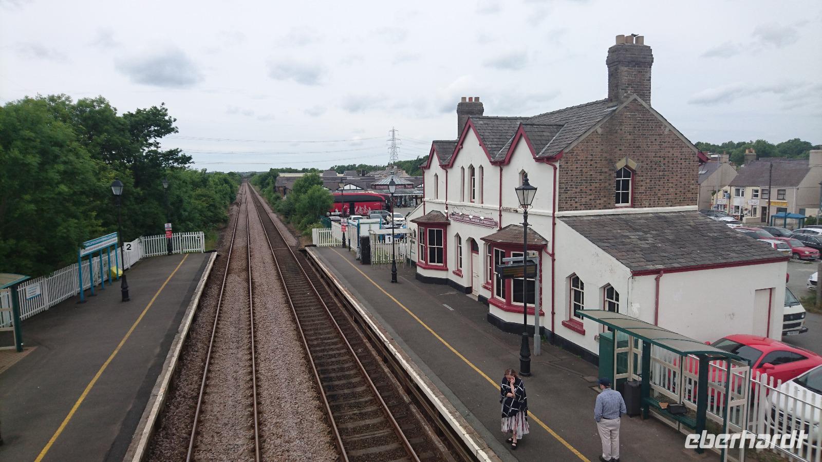 Kleiner Bahnhof im Ort mit dem längsten Namen Europas