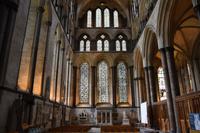 0593 Salisbury Cathedral, Nordflügel mit ältestem Fenster