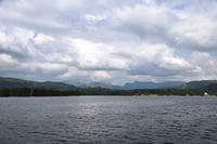 0727 Lake Windermere bei Ambleside mit Scafell Pike