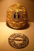 0784 Isle of Skye, Armadale Castle, Kiltbroschen