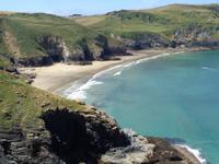 Herrlicher Sandstrand an Cornwalls South West Coast Path