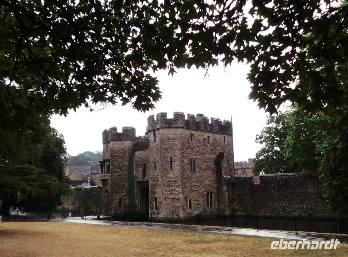 Eingang zur Bischofsburg in Wells