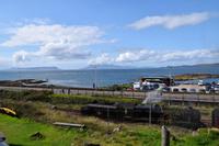 1732 Mallaig, Blick zu den Hebrideninseln Eigg und Rum