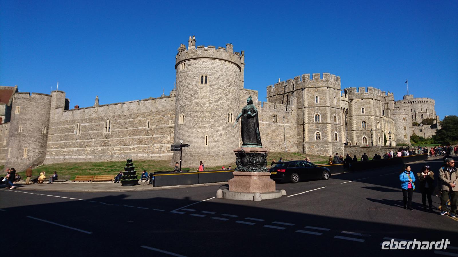 Königin Victoria vor Windsor Castle
