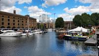 104 London, St. Katharine Docks