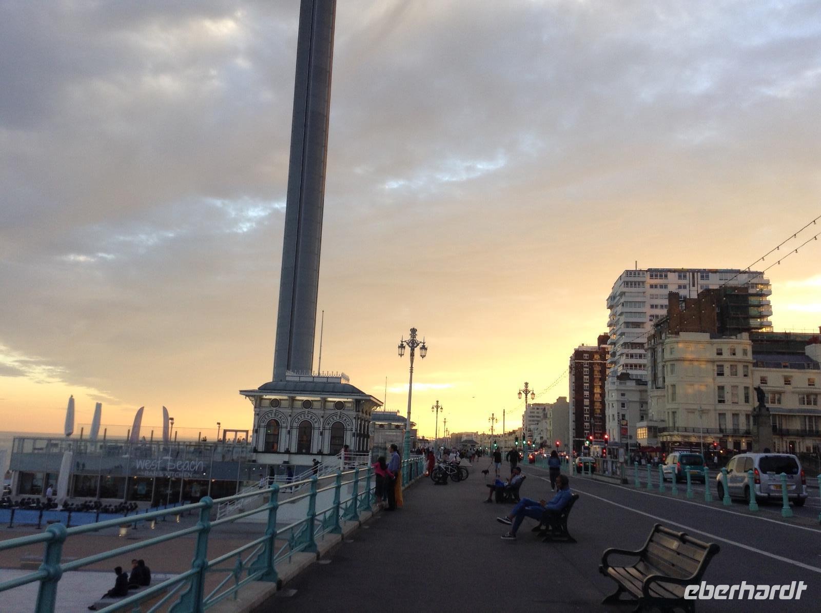 Blick zum Abendhimmel