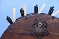 die Messer werden geschärft