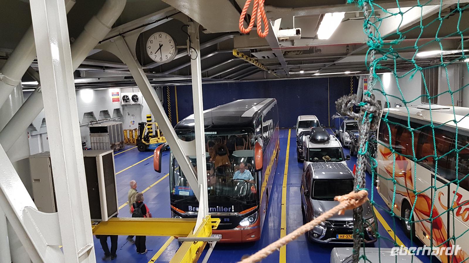 wir verlassen die Fähre