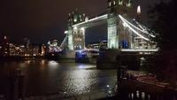 Tower Bridge  wird geöffnet