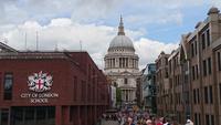 Von der Millenium Bridge zu St. Pauls