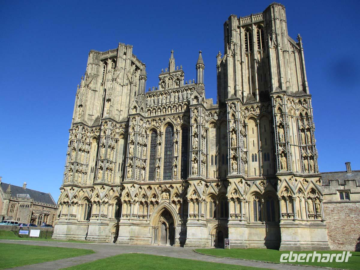 Westfassade der Kathedrakle in Wells