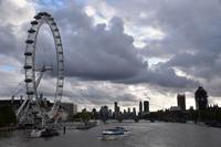 026 London, London Eye, Westminster Bridge und Houses of Parliament