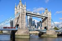 103 London, Tower Bridge mit City of London