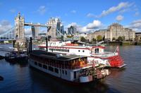 106 London, Tower Bridge mit Guoman Tower und City of London