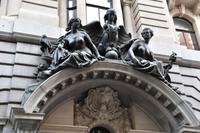 121 City of London, Eingangsportal