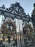 Stadtrundfahrt in Edinburgh - Am Palace of Holyroodhouse
