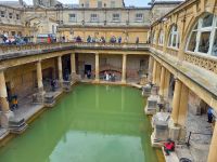 Bath - seit 2000 Jahren ununterbrochen genutzte einzige heiße Quelle Großbritanniens
