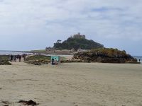 zwischen 9 und 10 Uhr konnte man zu Fuß zur Gezeiteninsel über den befestigten Dammweg