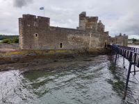 Seeansicht Blackness Castle (im Film als Fort William sprangen Claire und Jamie von hier ins Meer)