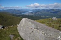 Blick in Richtung Fort  William - es sind die Meeresarme Loch Linnhe und Loch Eil zu erkennen. 50 - 70 km bis zum offenen Meer