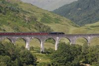 Glenfinnan Viaduct mit Jacobite Steam Train 