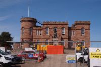 Flora MacDonald vor Inverness Castle - sie rettete Bonnie Prince Charly das Leben und heiratete später einen Soldaten der Gegenseite
