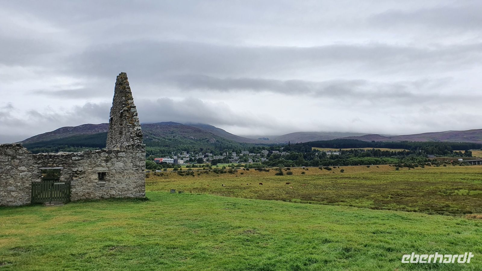 20220816 093620 Blick von den  Ruthven Barracks