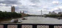 030 London, Blick zu Houses of Parliament und London Eye