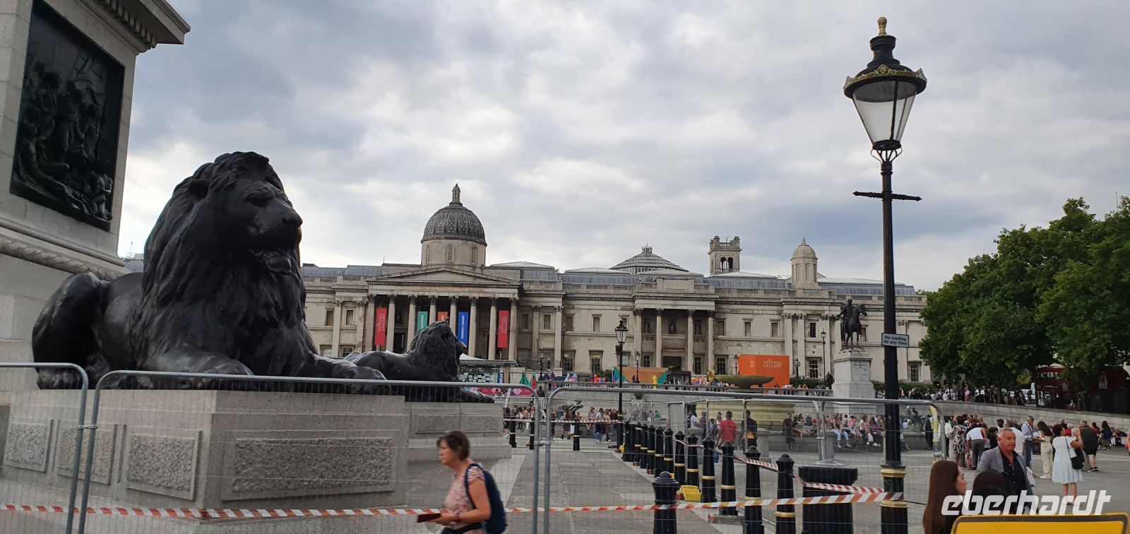 20220826 174118  Stadtrundfahrt London . Trafalger Square 