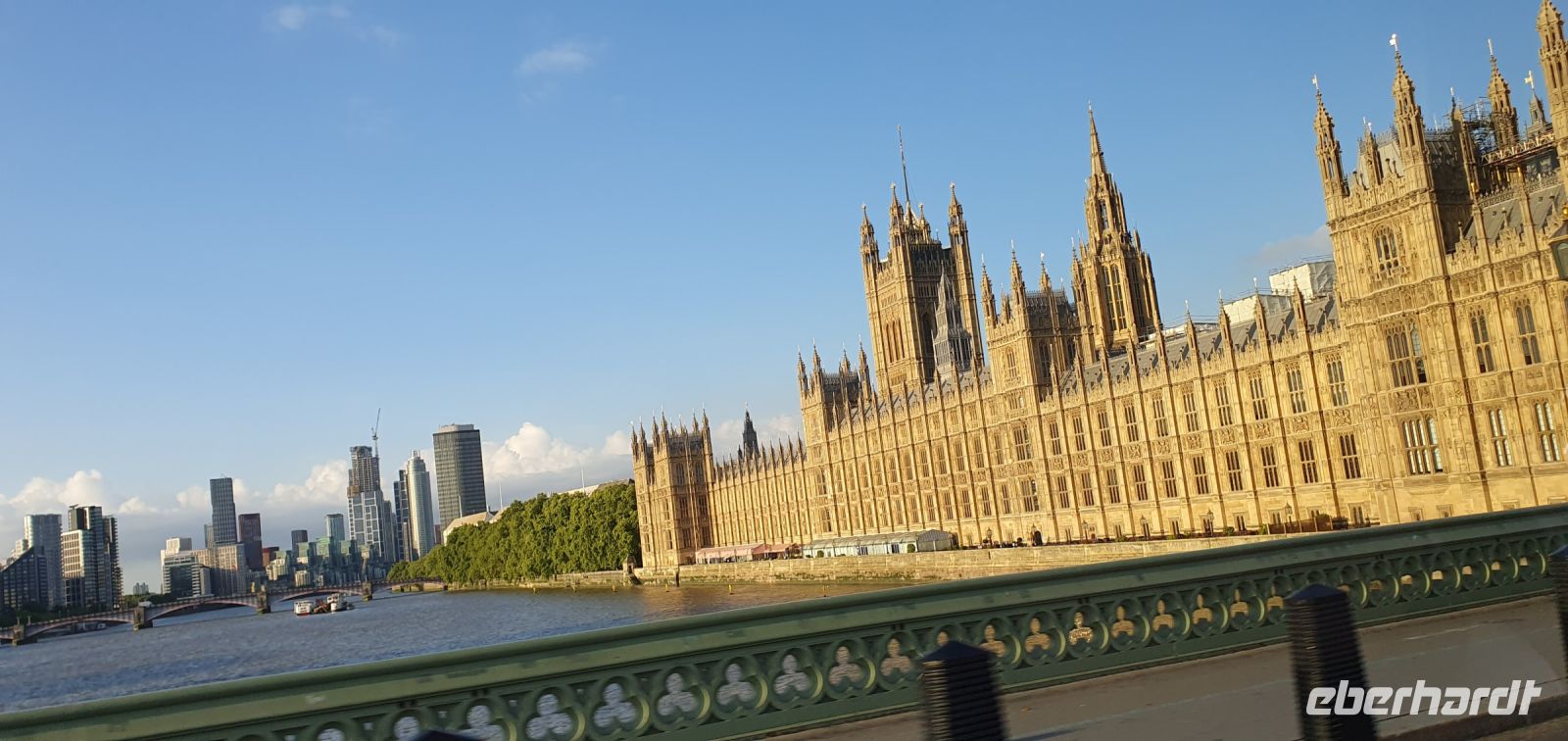20220831 073041 Houses of Parliament in der Morgensonne