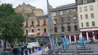 Grassmarket mit Blick zur Burg 20230804 100459