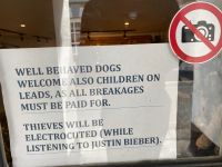 Hausregeln an einem Laden