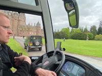 Fahrzeuge im Schlosspark