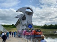 Longboats vor dem Falkirk Wheel