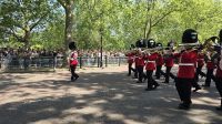 Die neue Garde marschiert zum Buckingham Palace 