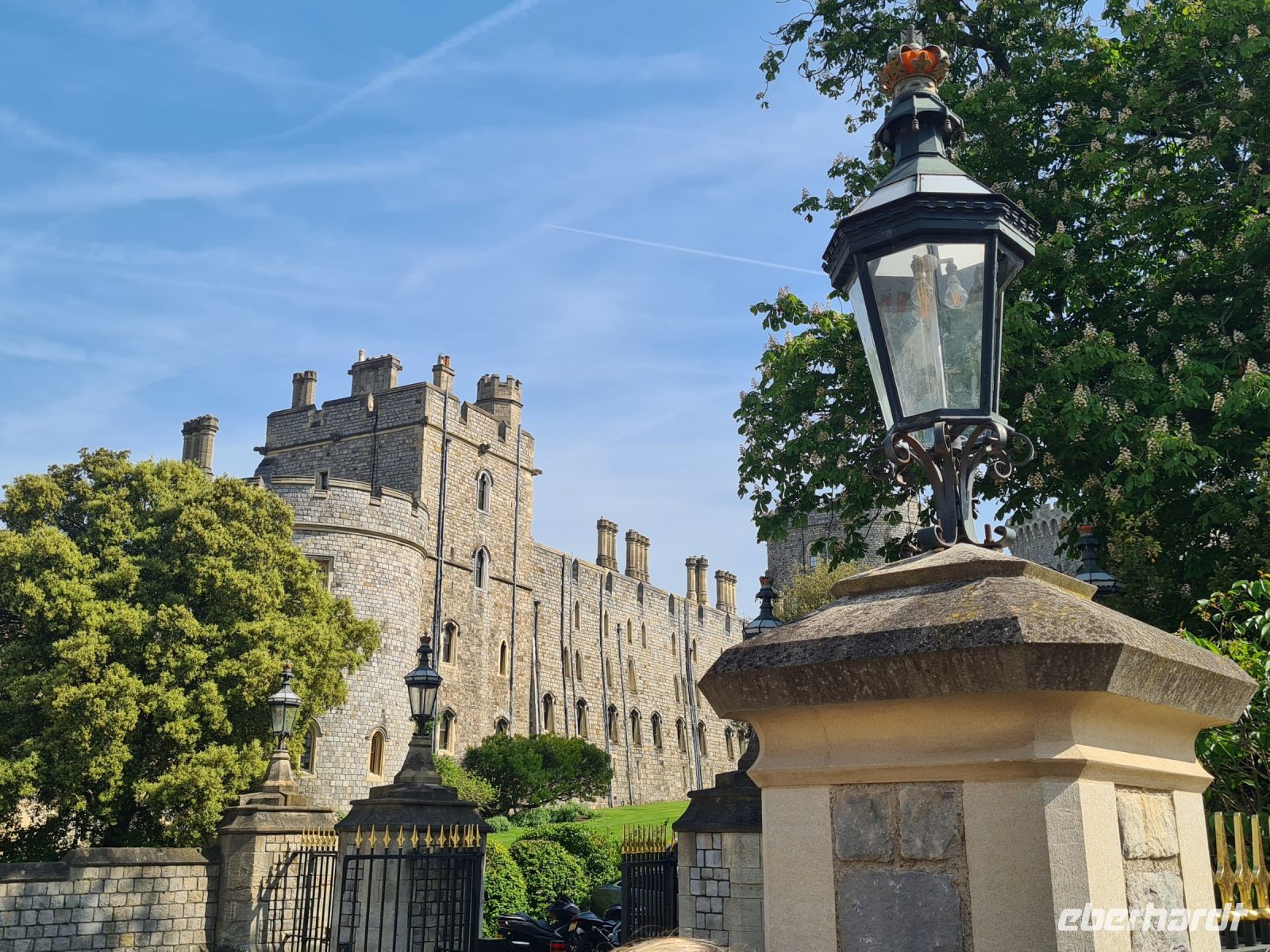 Tag 3 - Windsor - Das Schloss ruft in der Warteschlange.jpg