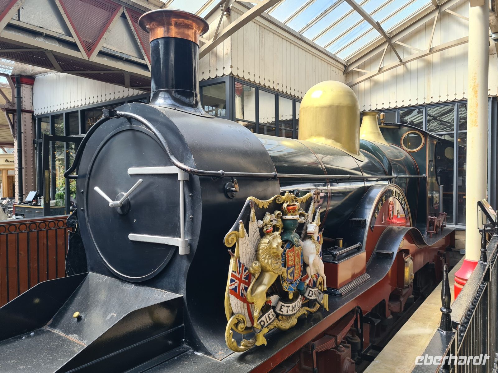 Tag 3 - Windsor - Queen Victorias Lokomotive, ein Nachbau.jpg