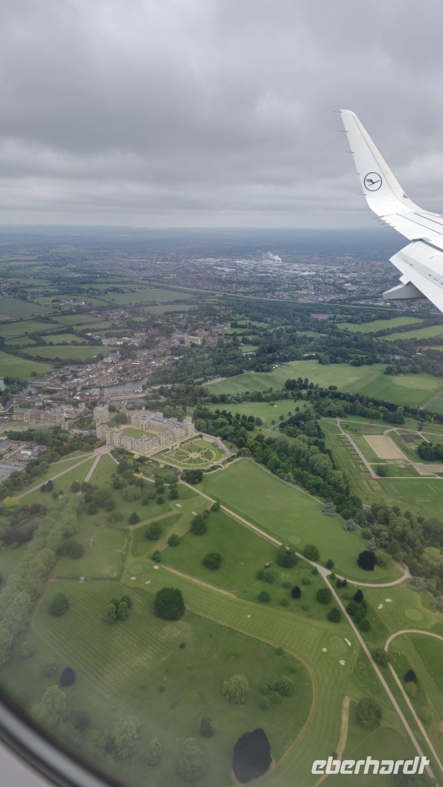 Landeanflug auf London mit Blick auf Windsor Castle 