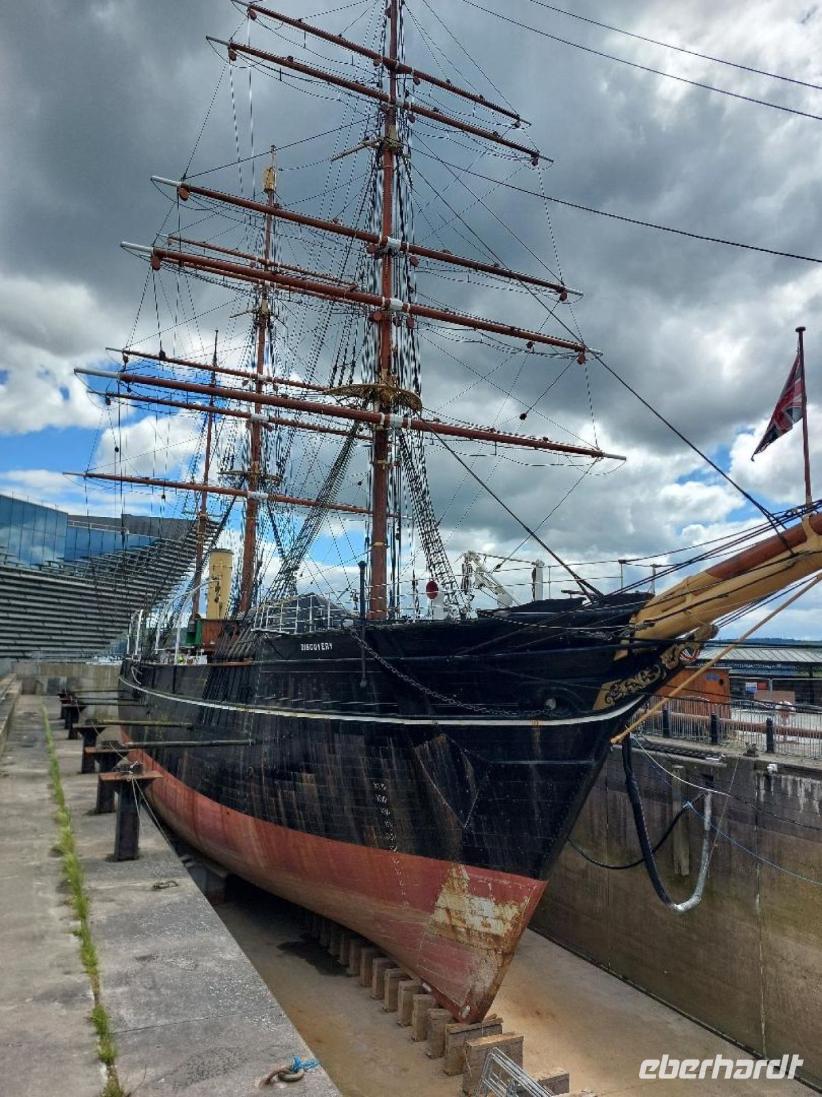 Dundee Port 01 RRS Discovery
